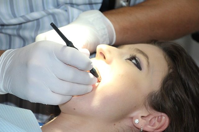 歯茎出血の7つのヤバい原因と血を止めるための対処法