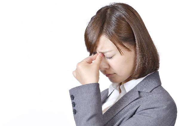 老眼とは？気になる目の症状と悪化を防ぐための対処法8つ