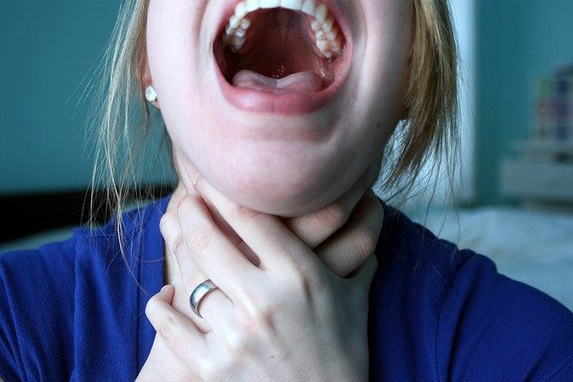 喉が痛くなる咽頭クラミジアの原因と対処する方法6つ