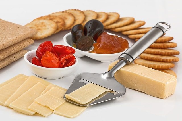チーズの食べ過ぎが原因の7つの体へのデメリット