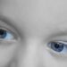 目やにと目の充血が止まらない原因と対処するための方法7つ